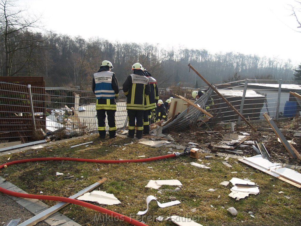 Gartenhaus in Koeln Vingst Nobelstr explodiert   P028.JPG